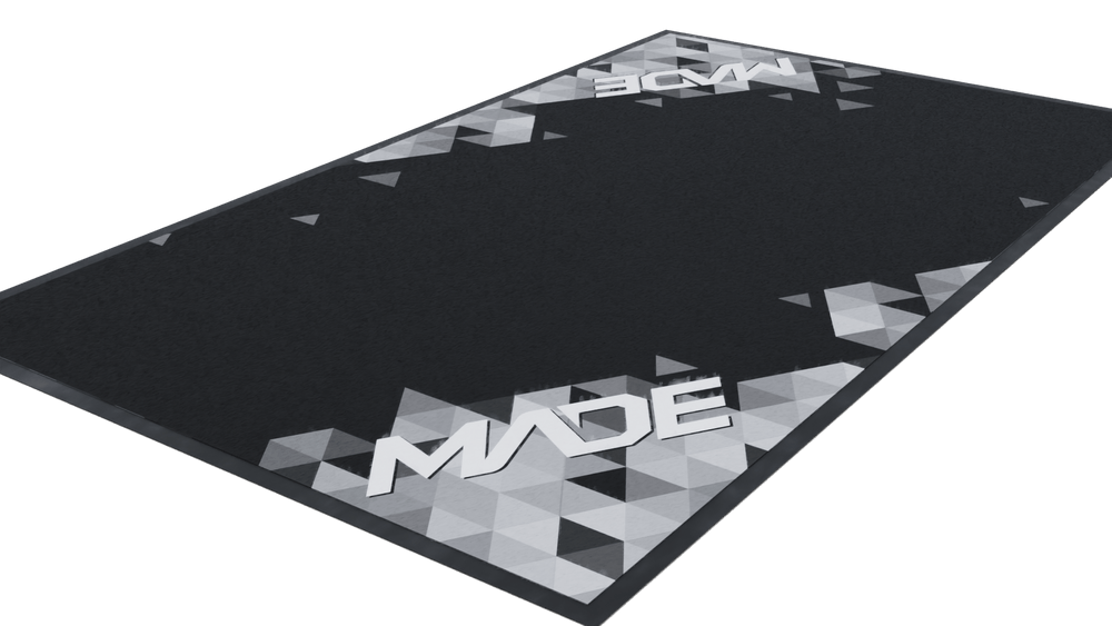 MADE TRIANGLE PIT MAT - Madestickers